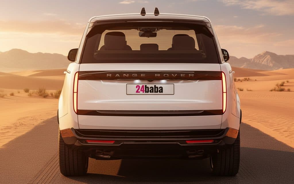 LandRover RangeRoverVogueHse 2025 White rear view showing taillights