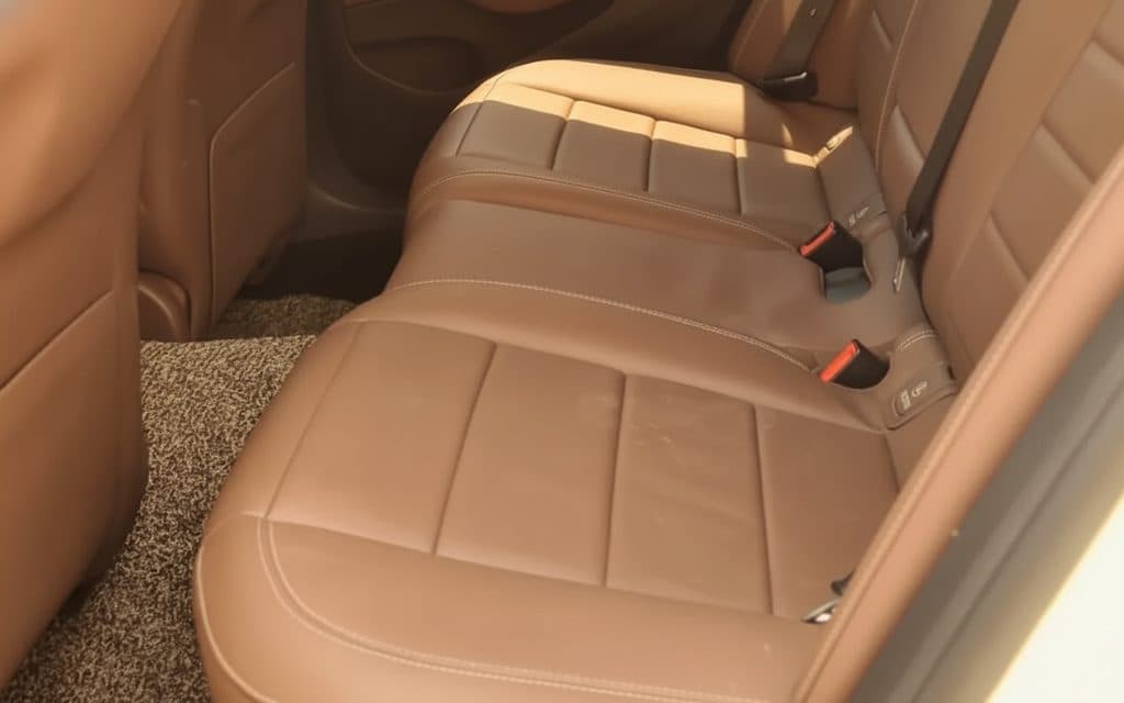 Mercedes E250 2022 leather seats and cabin