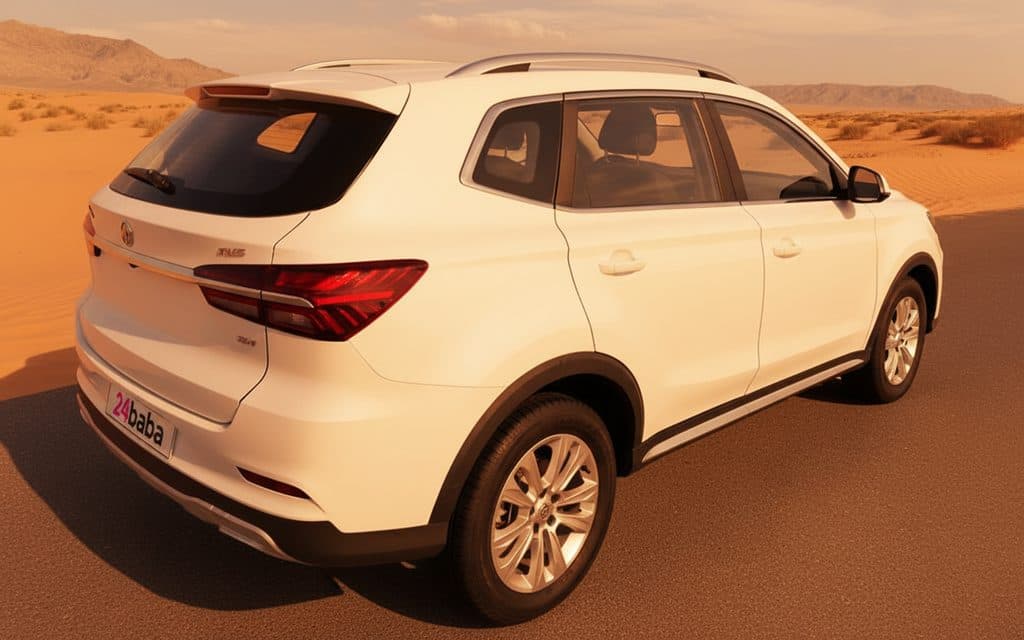 Mg Rx5 2020 White rear view showing taillights