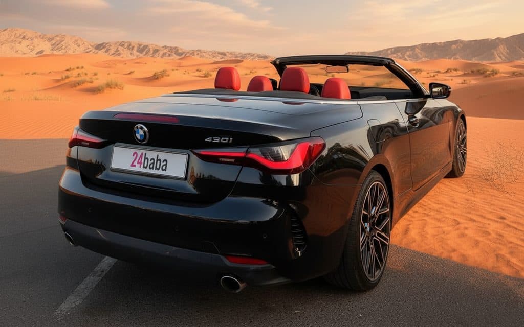 Bmw 430 2022 Black rear view showing taillights