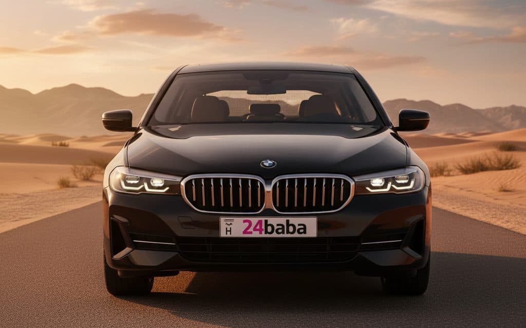 Bmw 520 2022 Black front view with headlights