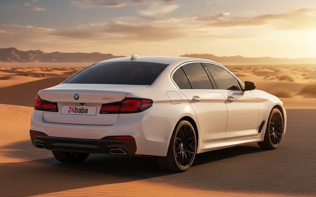 Bmw 520 2022 White rear view showing taillights
