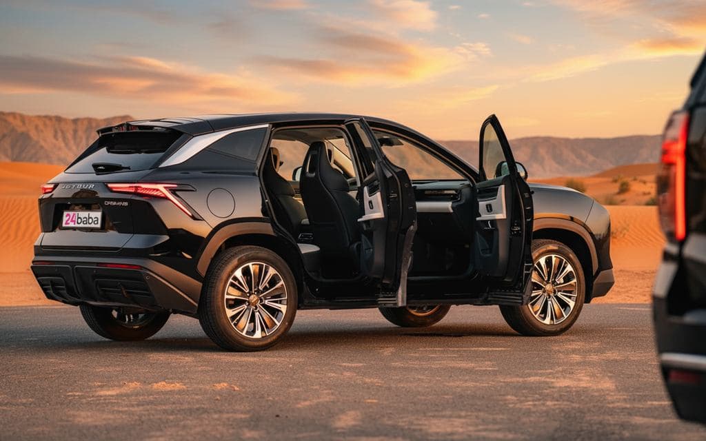 Jetour Dashing 2024 Black parked outdoor scene – rental in Dubai