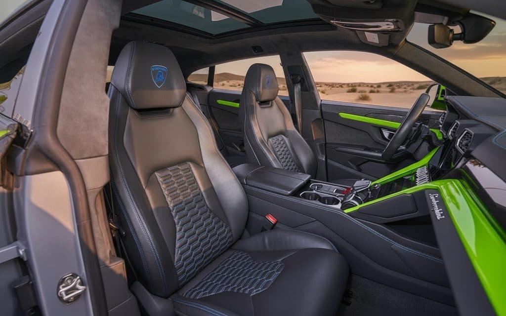 Lamborghini Urus 2021 leather seats and cabin – rental in Dubai