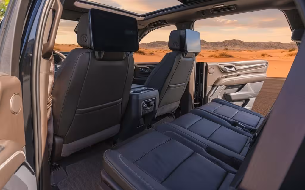 Gmc Yukon 2023 leather seats and cabin – rental in Dubai