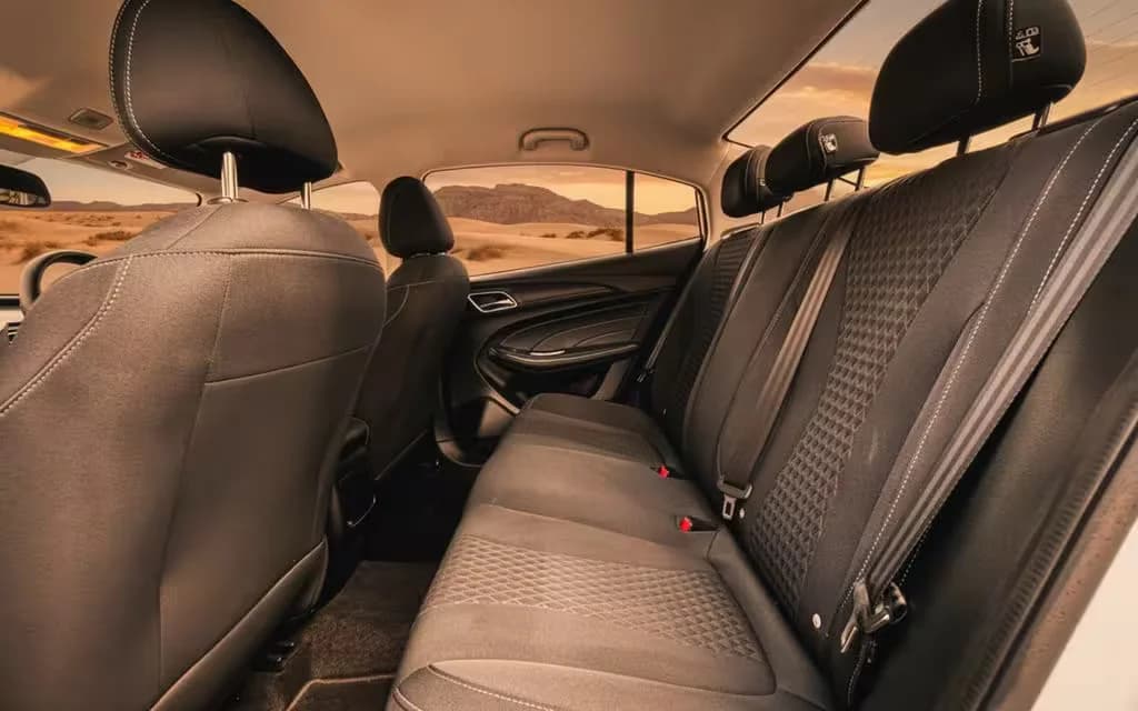 Mg 5 2025 leather seats and cabin – rental in Dubai