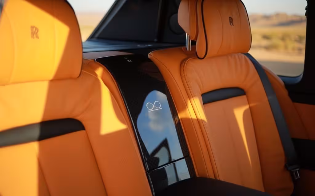 RollsRoyce Cullinan 2022 leather seats and cabin – rental in Dubai