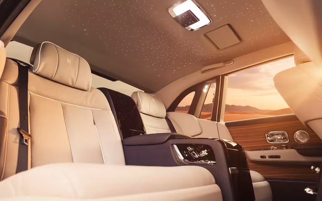 RollsRoyce Phantom 2023 interior view showing trim – rental in Dubai