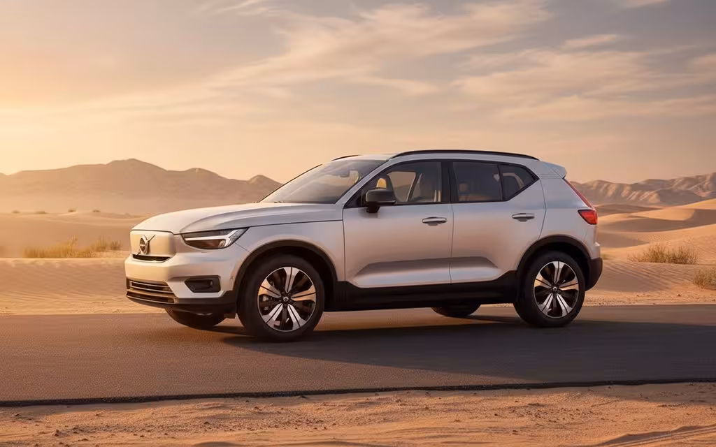 Volvo Xc40 2023 Grey side profile – rental in Dubai