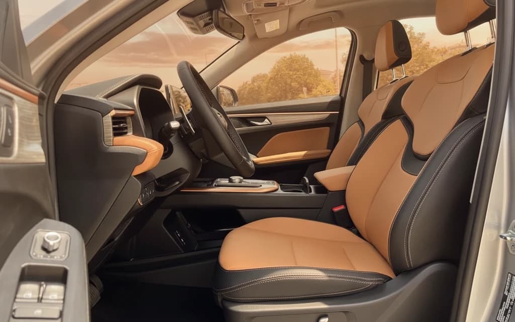 Haval Jolion 2024 Gray front seats – rental in Dubai