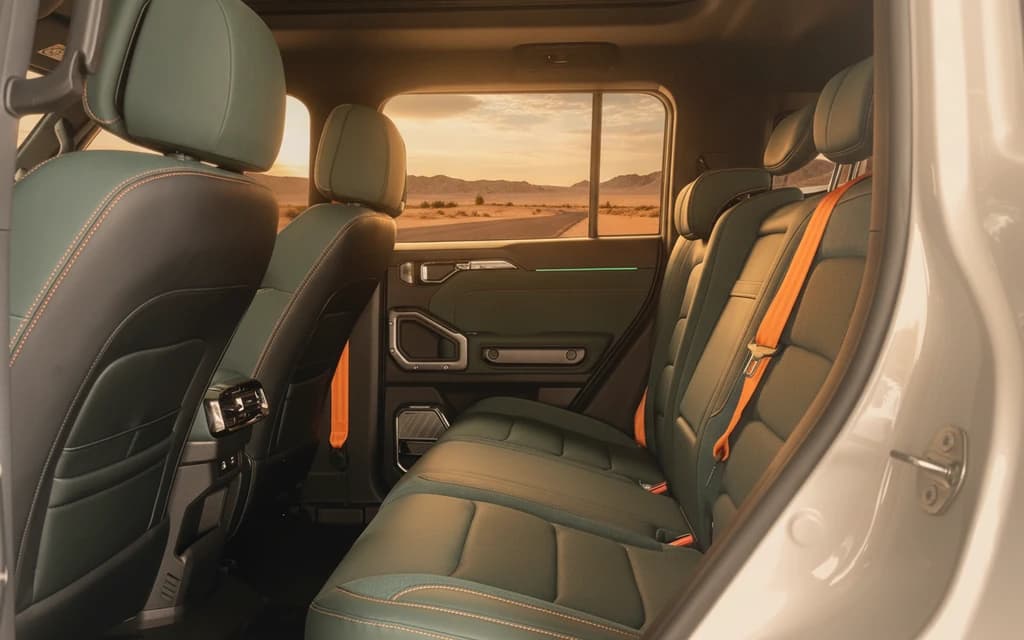 Jetour T2 2026 White rear seats – rental in Dubai