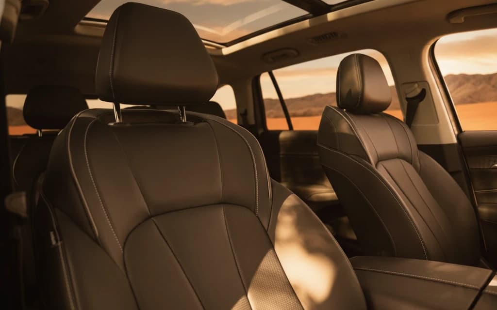 MG RX9 2025 Beige front seats – rental in Dubai